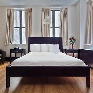Kamer met een Queen Size Bed